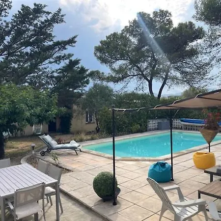 Villa Au Calme Dans Les Pins Avec Piscine *