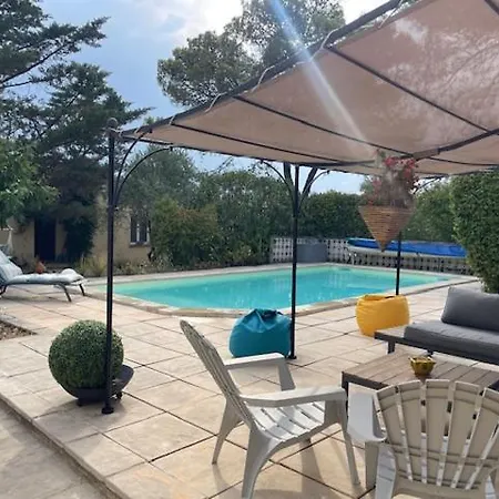 Villa Au Calme Dans Les Pins Avec Piscine *